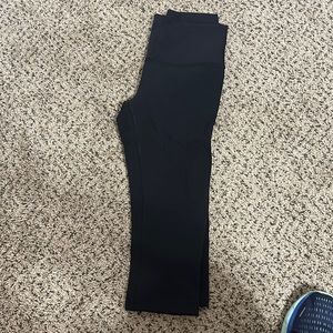 Lululemon high rise align crop 17” size 6